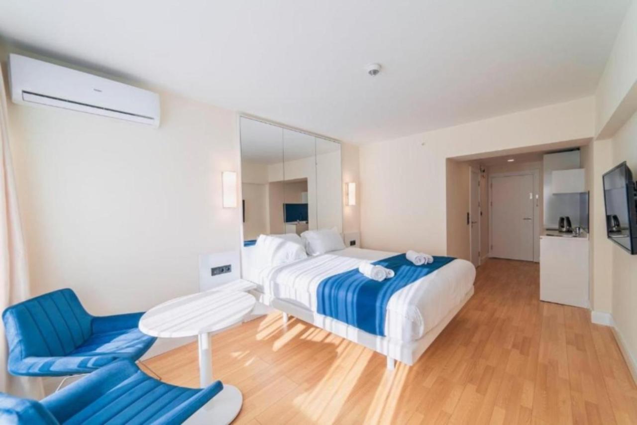 Panoramic Sea And City View Aparthotel In Orbi City Batumi Bagian luar foto