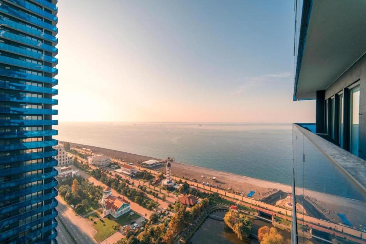 Panoramic Sea And City View Aparthotel In Orbi City Batumi Bagian luar foto