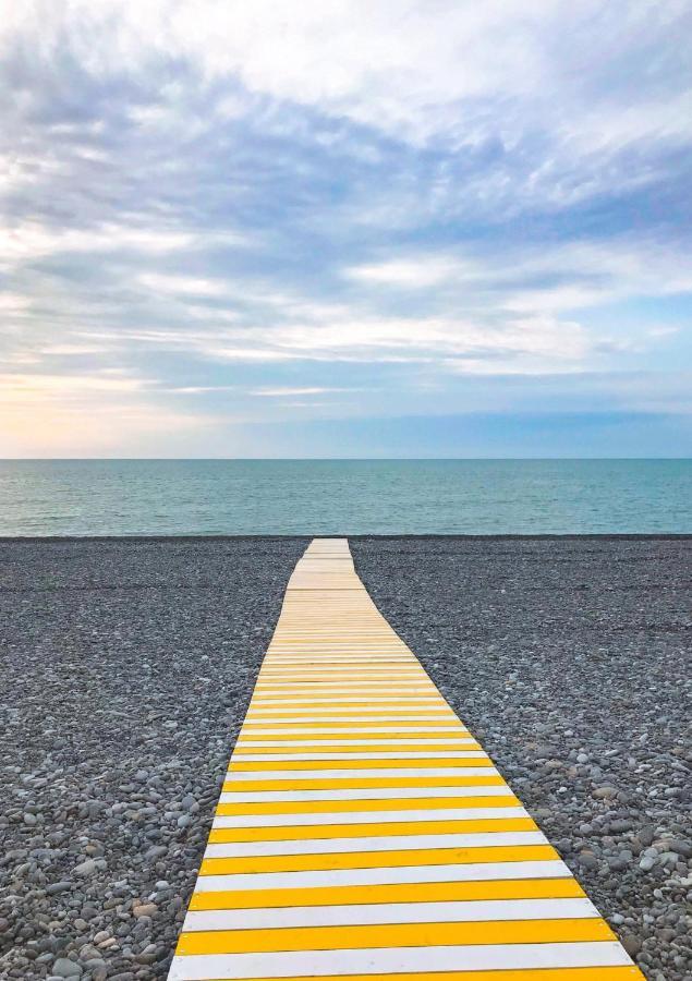 Panoramic Sea And City View Aparthotel In Orbi City Batumi Bagian luar foto