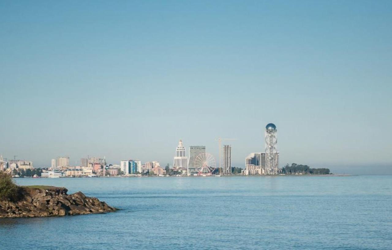 Panoramic Sea And City View Aparthotel In Orbi City Batumi Bagian luar foto