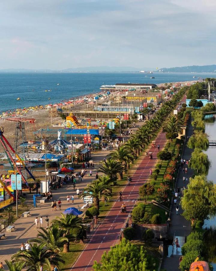 Panoramic Sea And City View Aparthotel In Orbi City Batumi Bagian luar foto