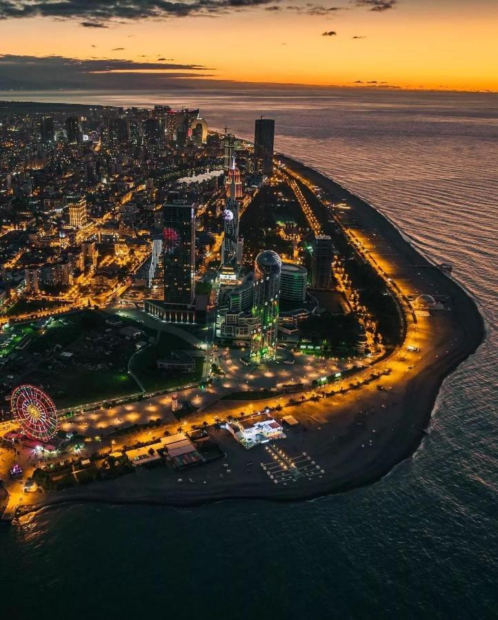 Panoramic Sea And City View Aparthotel In Orbi City Batumi Bagian luar foto