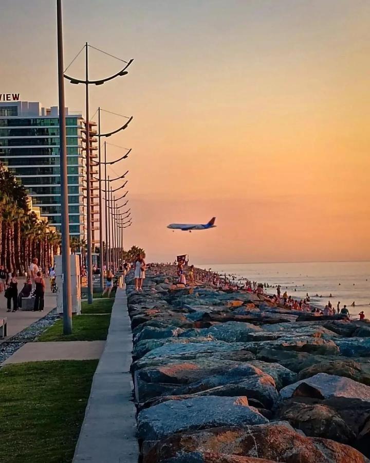 Panoramic Sea And City View Aparthotel In Orbi City Batumi Bagian luar foto